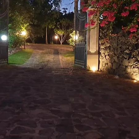 Casale Blanco San Leonardello